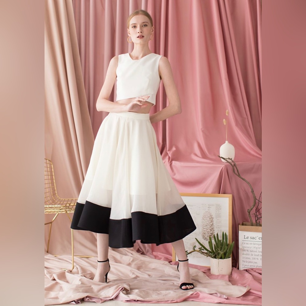 Swing in the Breeze Organza Skirt - Picture 2 of 3